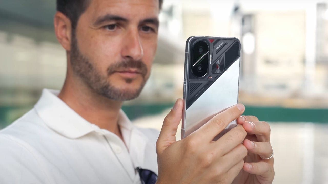 POCO F7 en oferta con pantalla AMOLED 120 Hz y batería de 6.500 mAh por 267 €