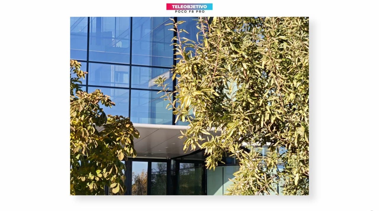 POCO F8 Pro teleobjetivo