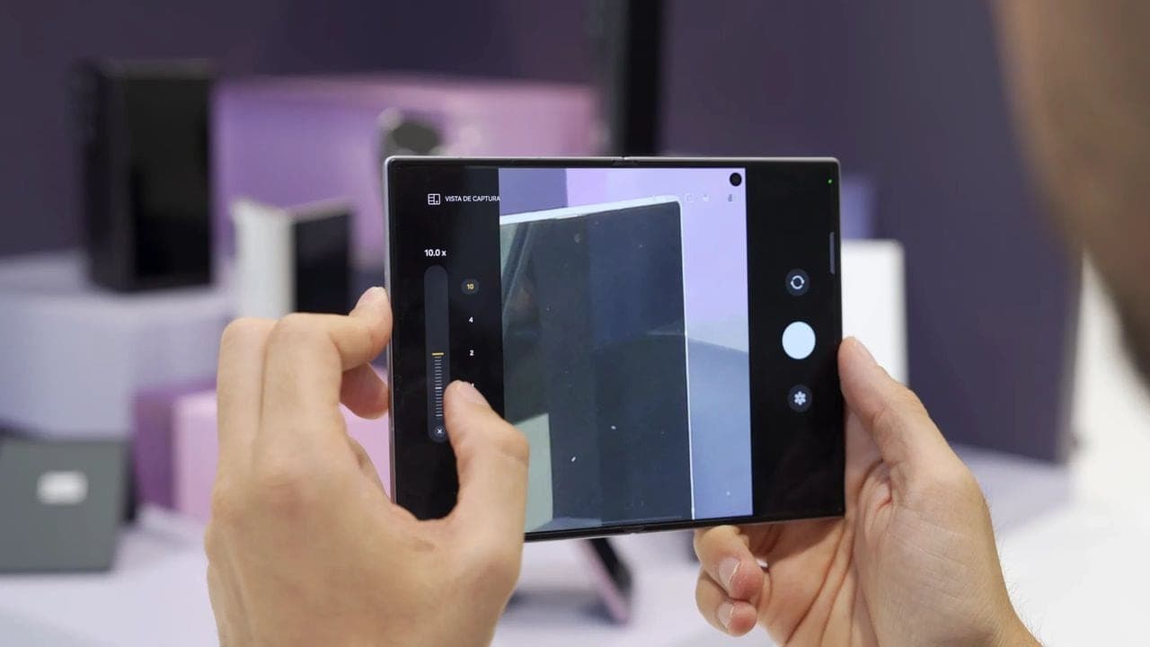 Samsung Galaxy Z Fold 8 zoom x10