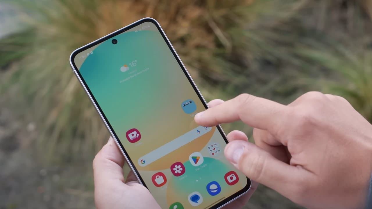 El mejor teléfono gama media de Samsung de 2025 con un 53% de descuento