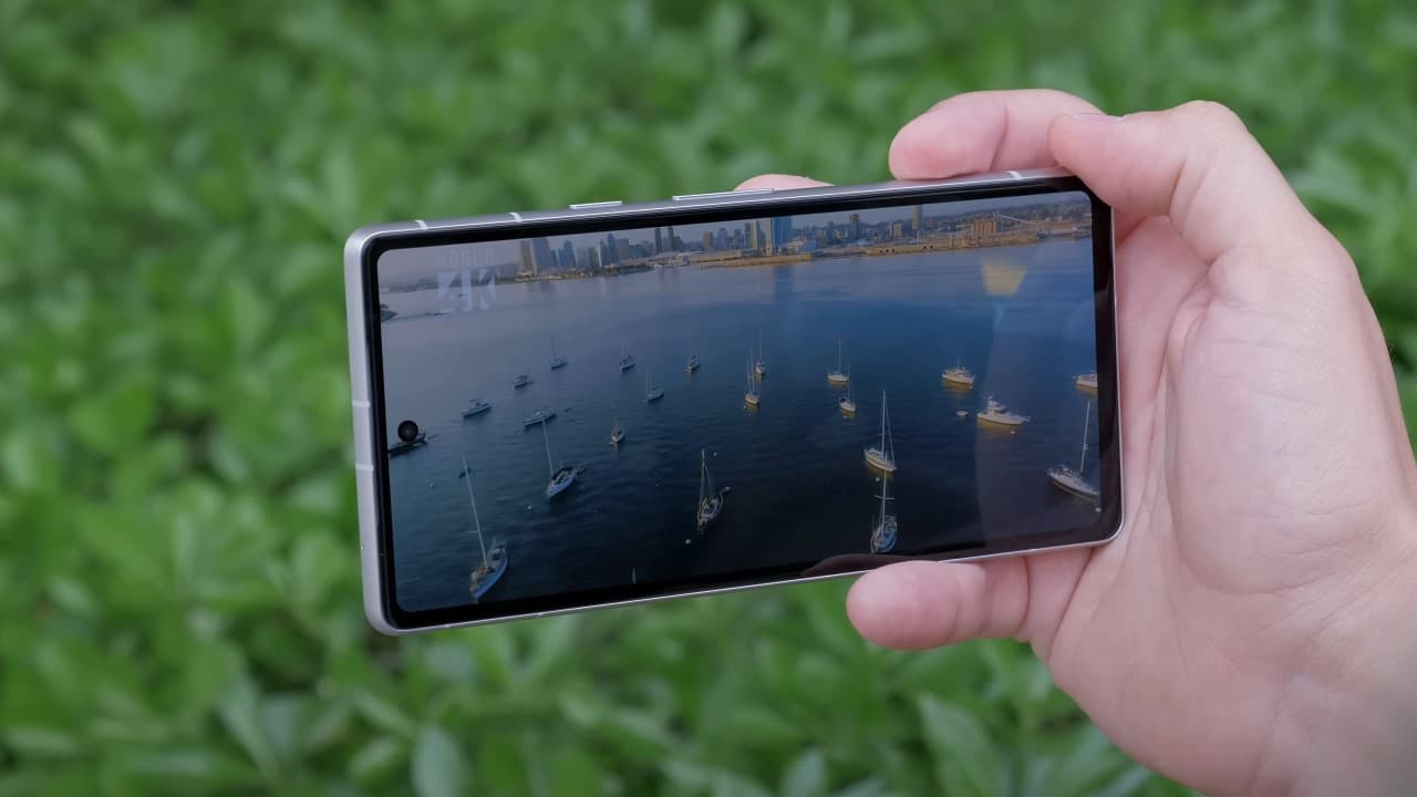 Pantalla y brillo en exteriores del Google Pixel 7a