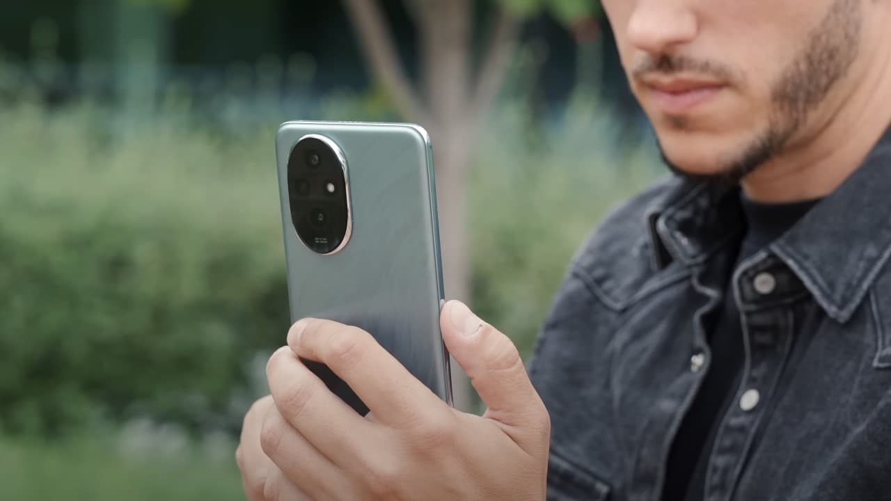 HONOR 200, un móvil que tuvo un precio de lanzamiento de 649€ y ahora está en oferta por solo 286€