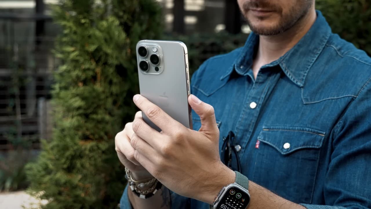 Apple iPhone 15 Pro Max en las ofertas del 11 del 11 está a 1110€ nuevo y con envío desde España