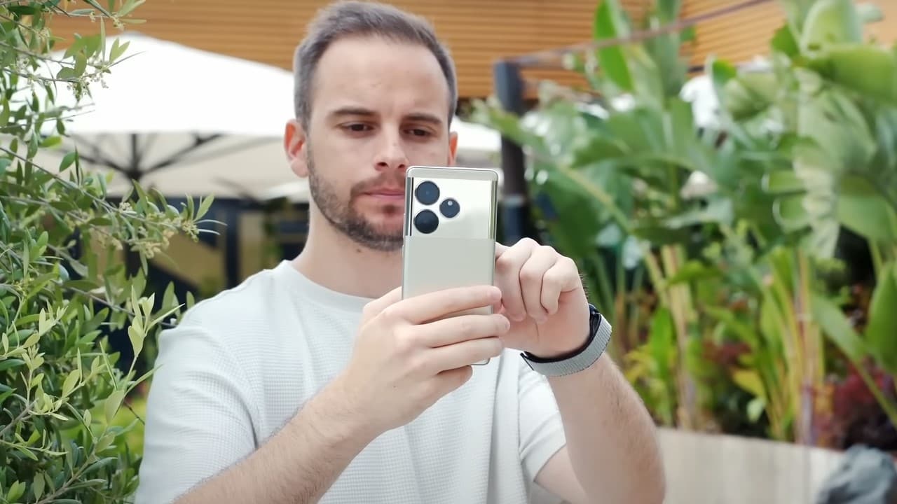 realme GT6 con un 40% de descuento, o como tenerlo todo por solo 358€