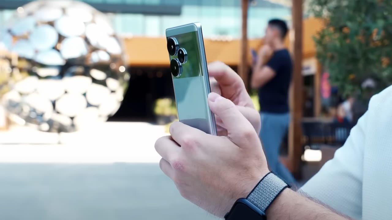 Amazon rebaja 120€ el realme GT 6 por el Black Friday