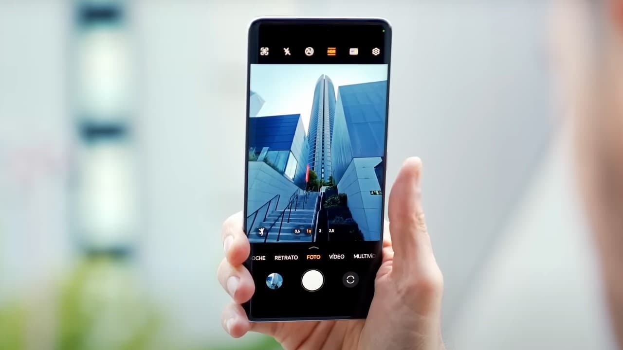 El realme GT 6 salió hace unos meses por 599€ y hoy está a precio mínimo por 374€