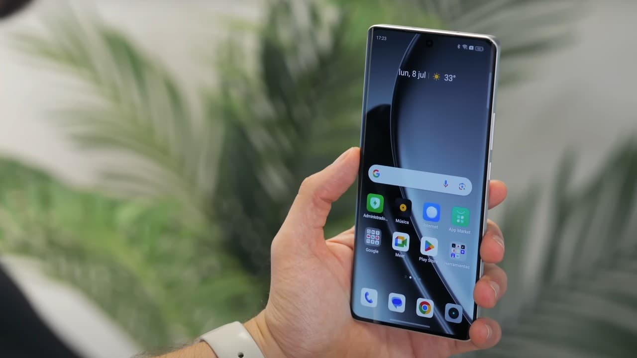 realme GT 6T por 313 euros en el Cyber Monday de Amazon (43% de descuento)