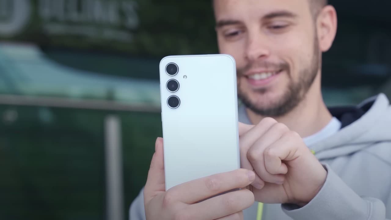 Si quieres un teléfono de Samsung y no pagar más de 300 euros, hazte con este en el Black Friday de Amazon