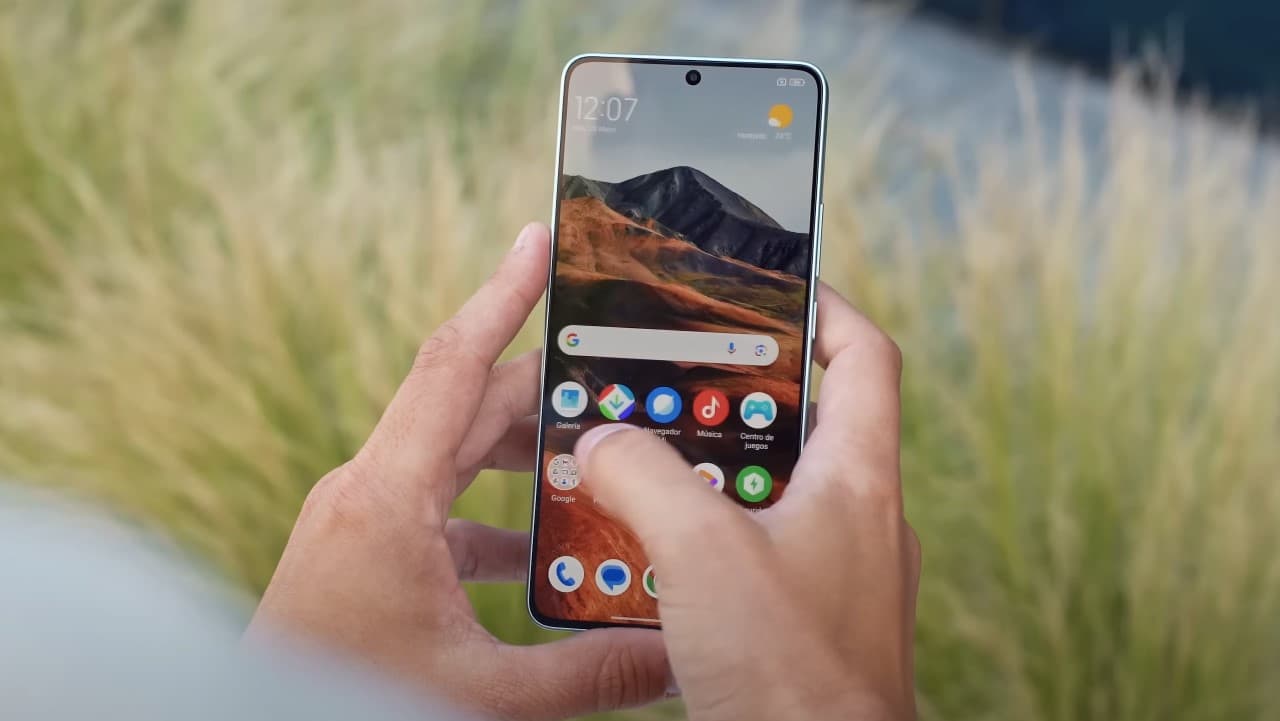 Xiaomi POCO F6 que costaba 449 € está en oferta por solo 253 €
