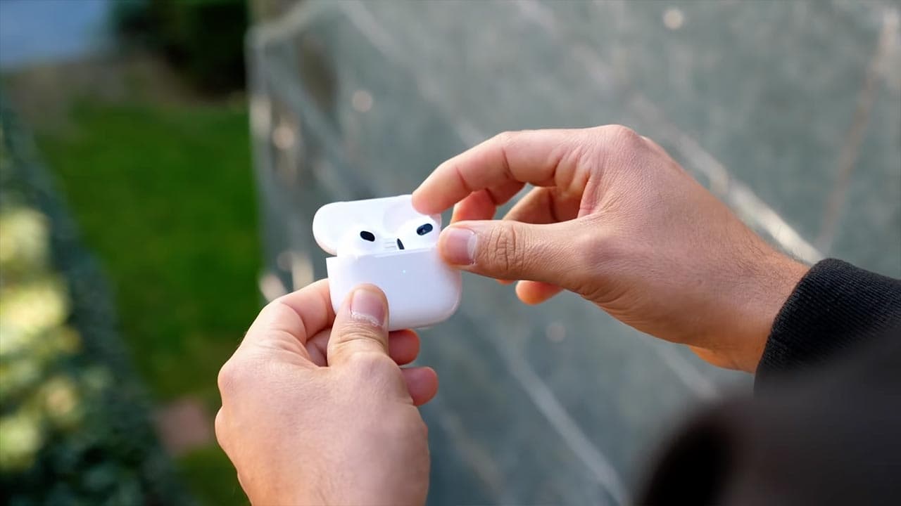 Apple AirPods