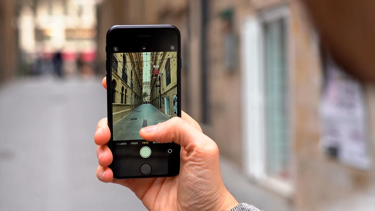 iPhone SE (2022)