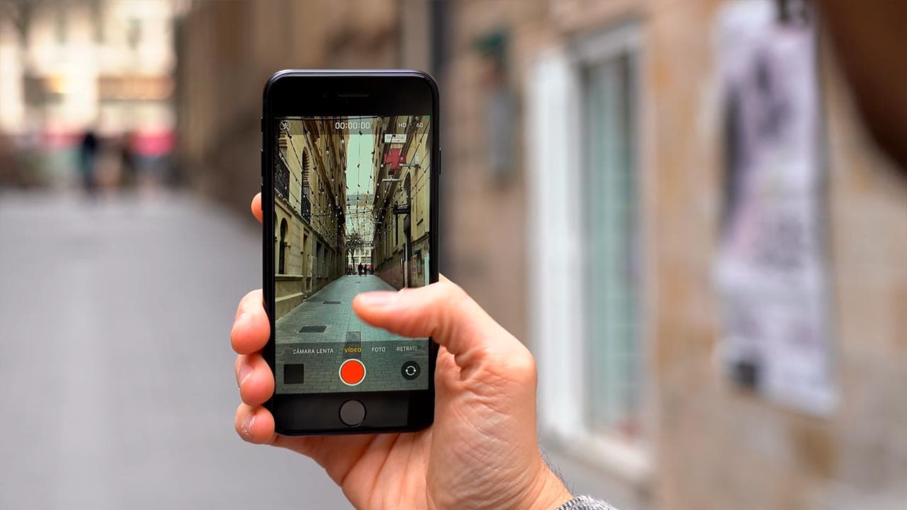 iPhone SE (2022)
