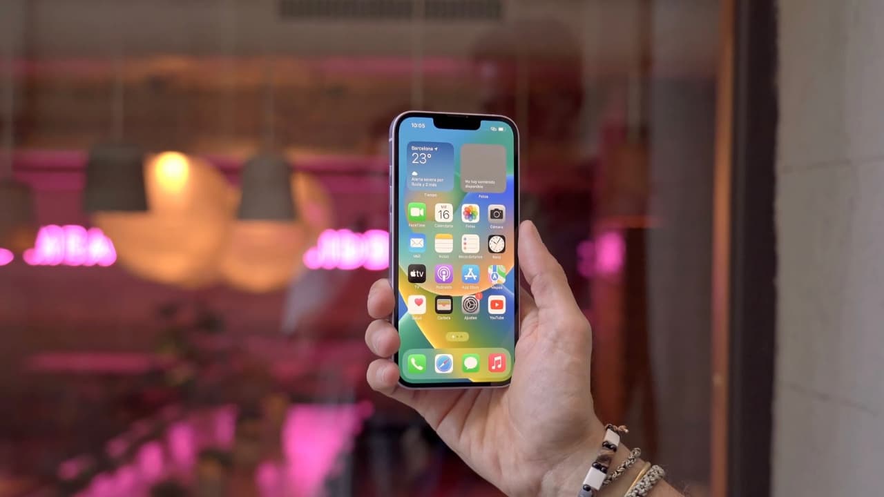 iPhone 14
