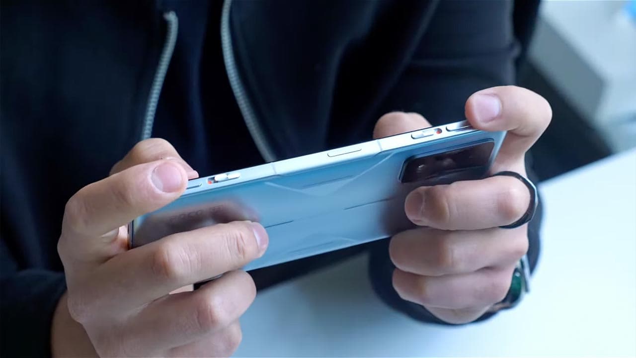 POCO F4 GT