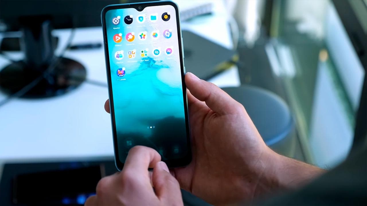 realme C21