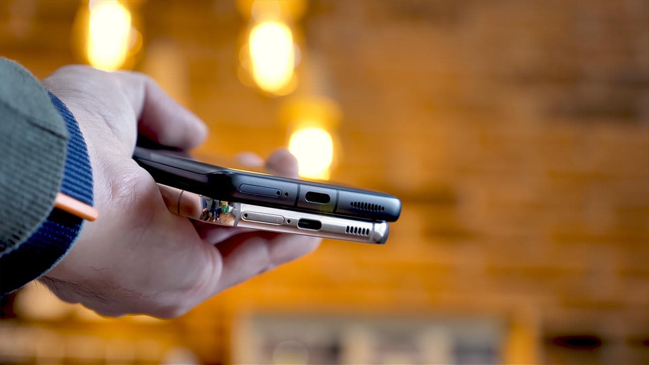Xiaomi 12 vs Samsung Galaxy S22