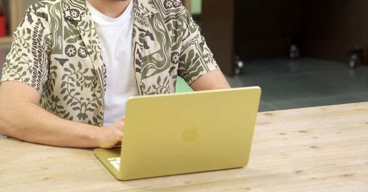 Apple MacBook Neo diseño exterior
