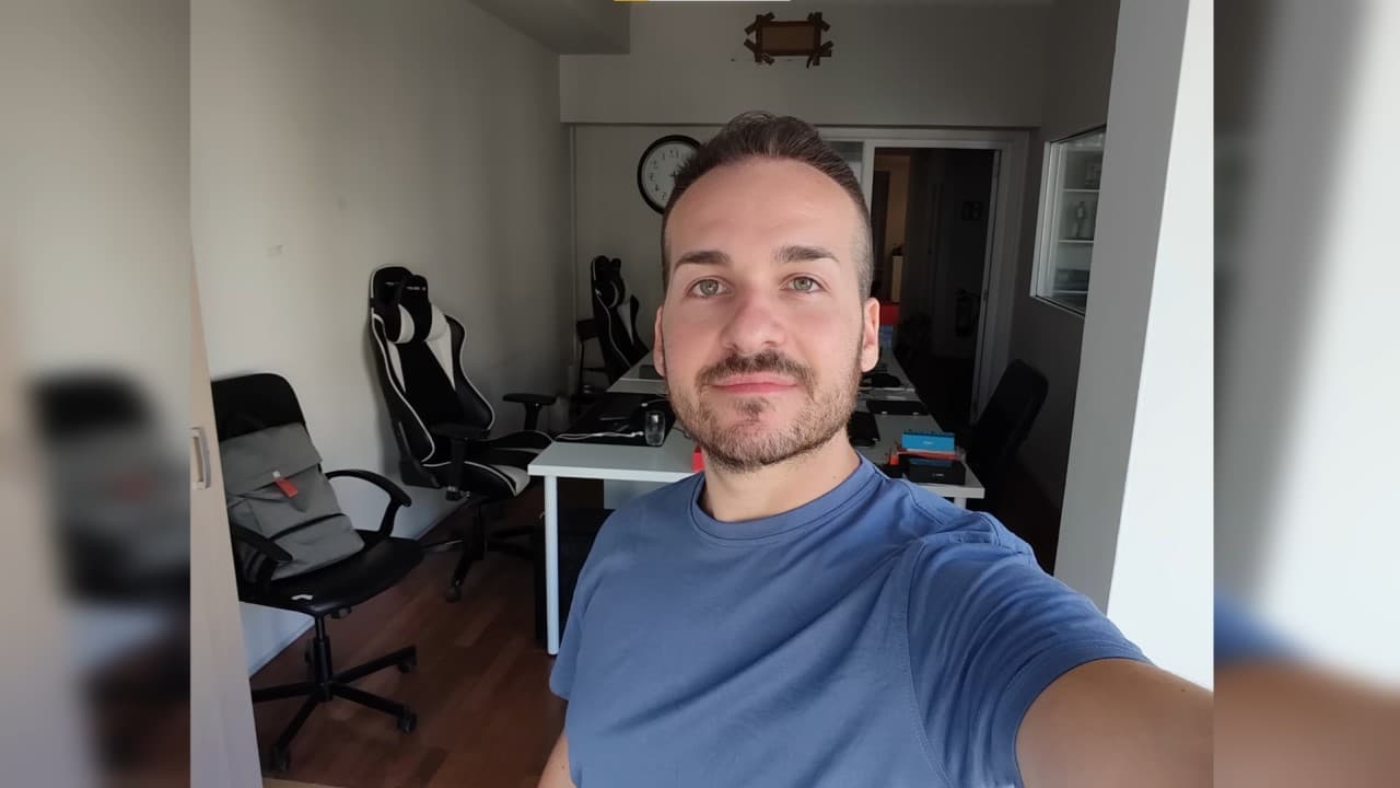 OnePlus 10T selfie