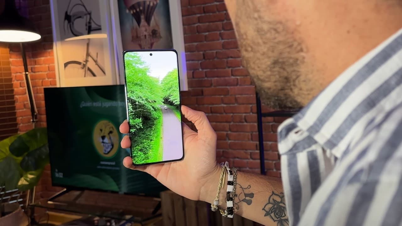 OPPO Reno10 5G pantalla y brillo
