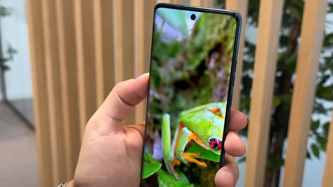 Pantalla del Motorola Edge 40 Neo
