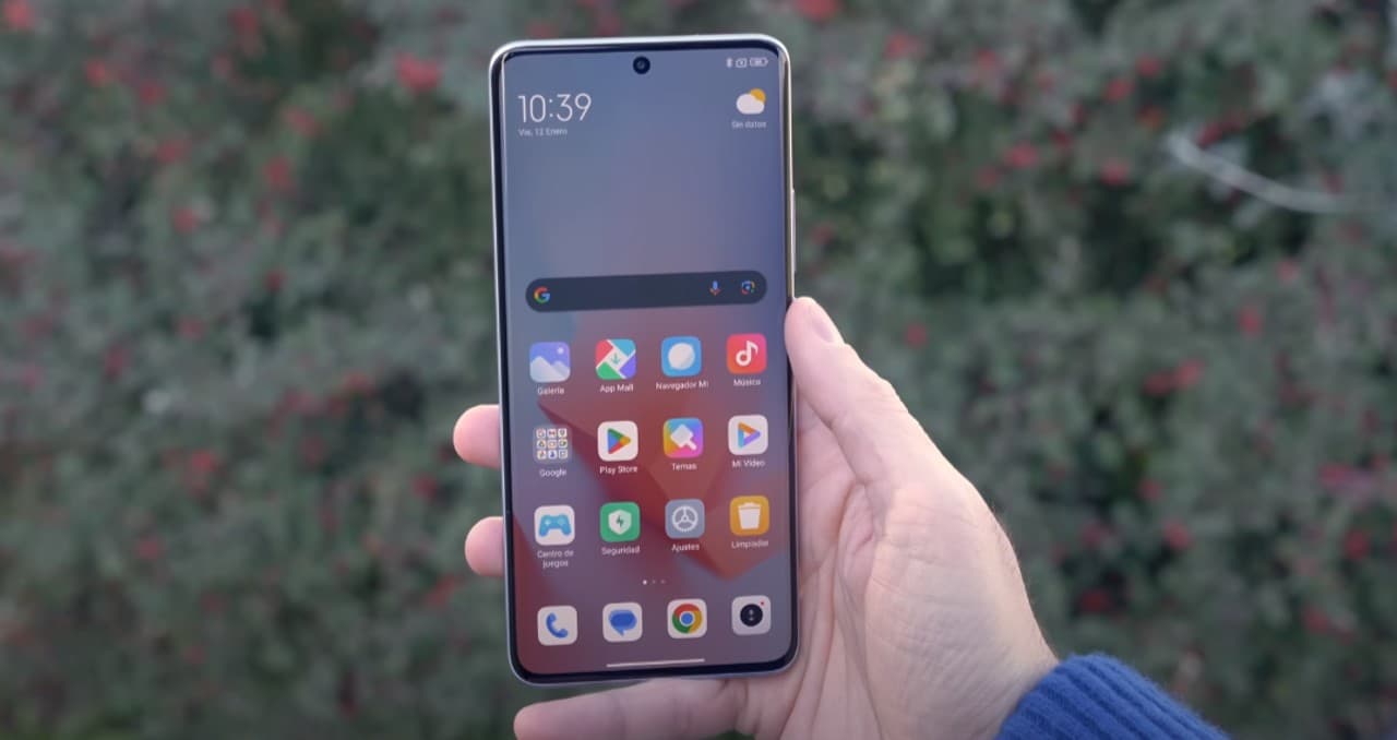 El Xiaomi Redmi Note 13 Pro Plus 5G en la mano