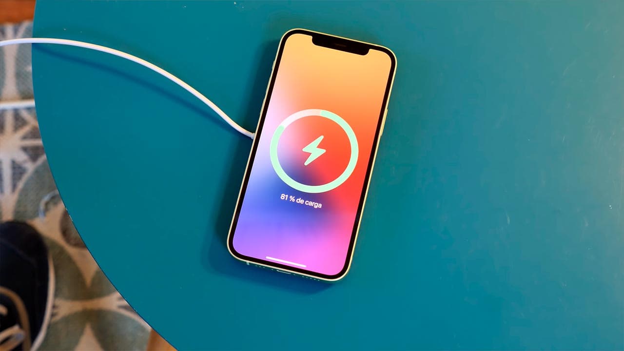 Apple iPhone 12