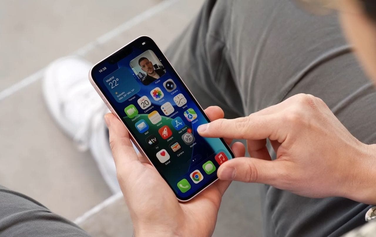 Apple iPhone 17e software
