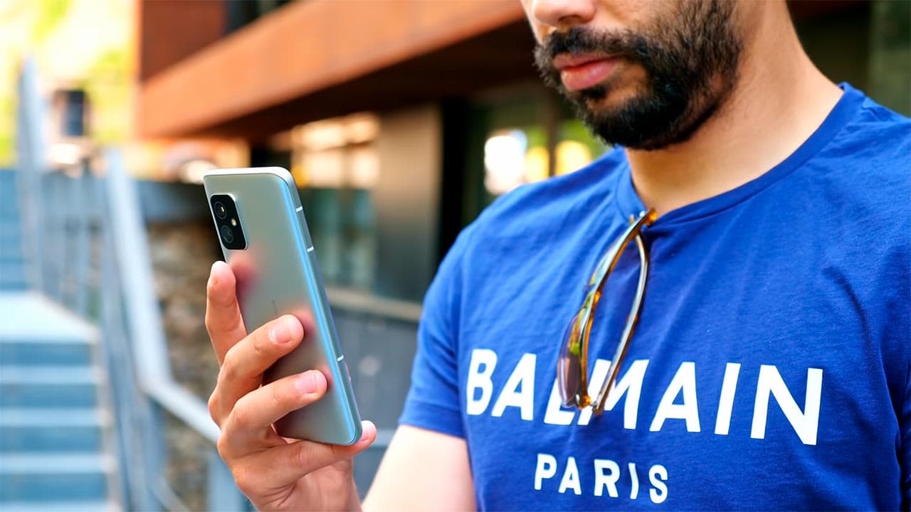 ASUS Zenfone 8