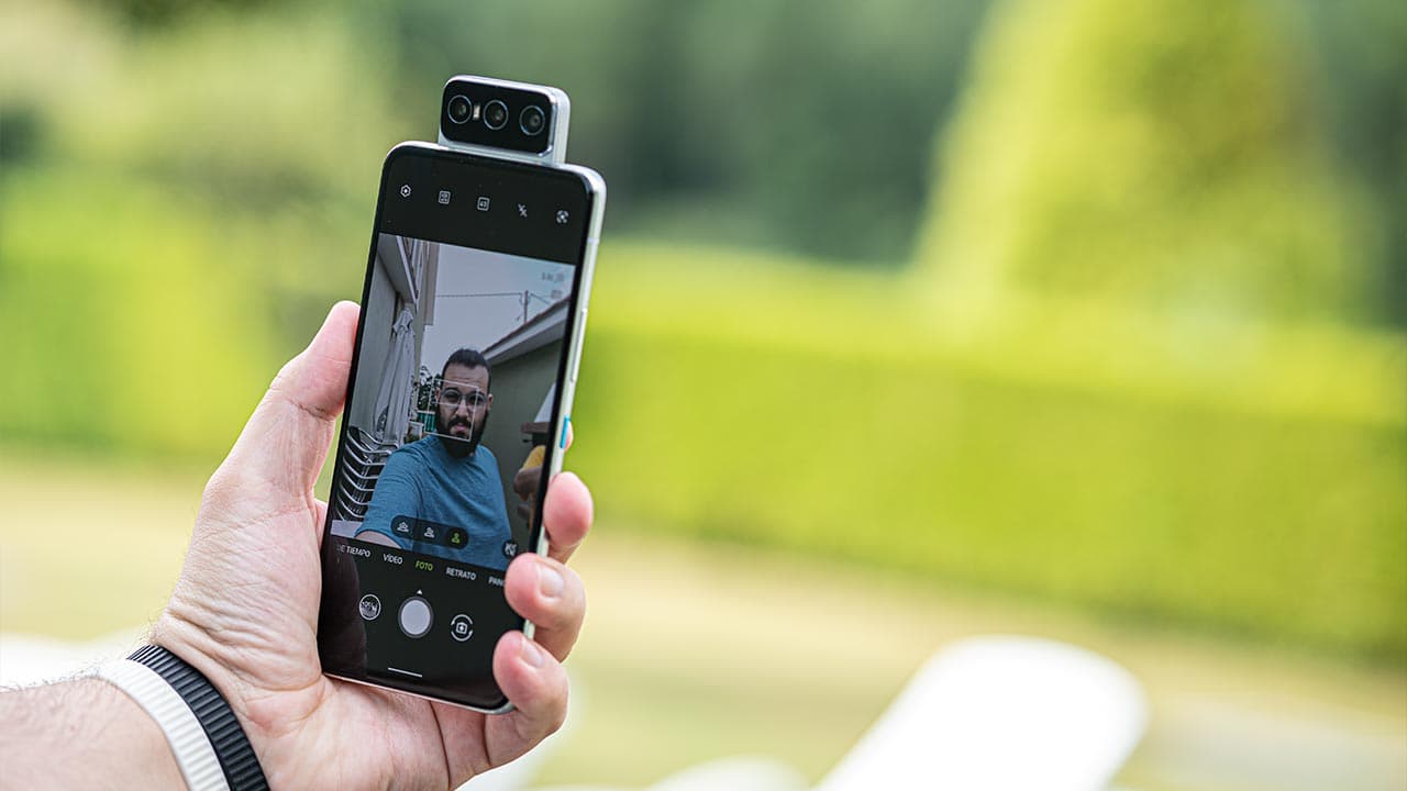 ASUS ZenFone 8 Flip