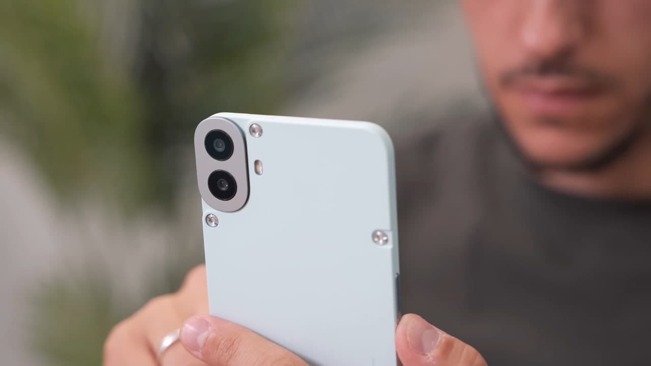 Aspecto trasero del CMF Phone 1