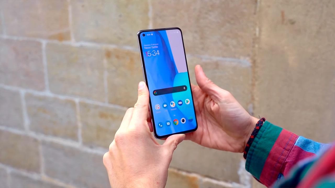 OnePlus 9 vs OnePlus Nord 2 5G: el hermano mayor es claramente