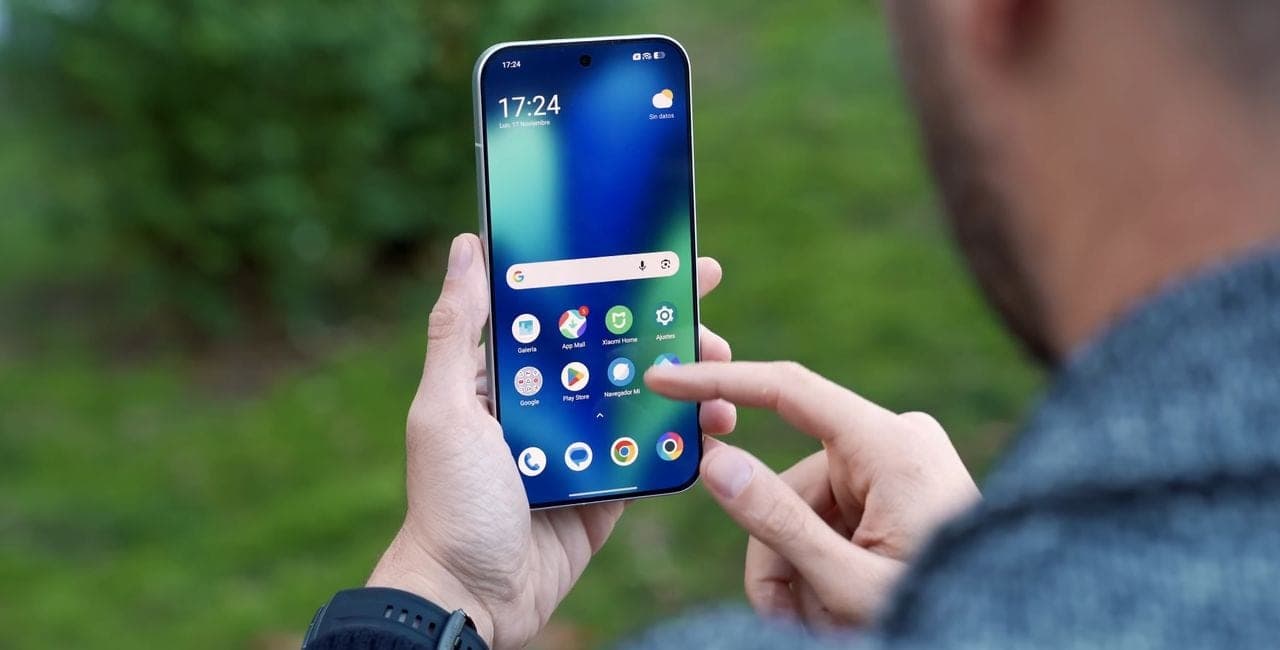 POCO F8 Ultra software y pantalla