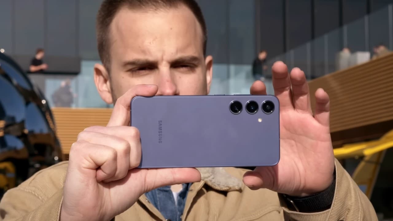 Este Samsung está de oferta por 637 euros y tiene 4900 mAh de batería y carga rápida de 45 W