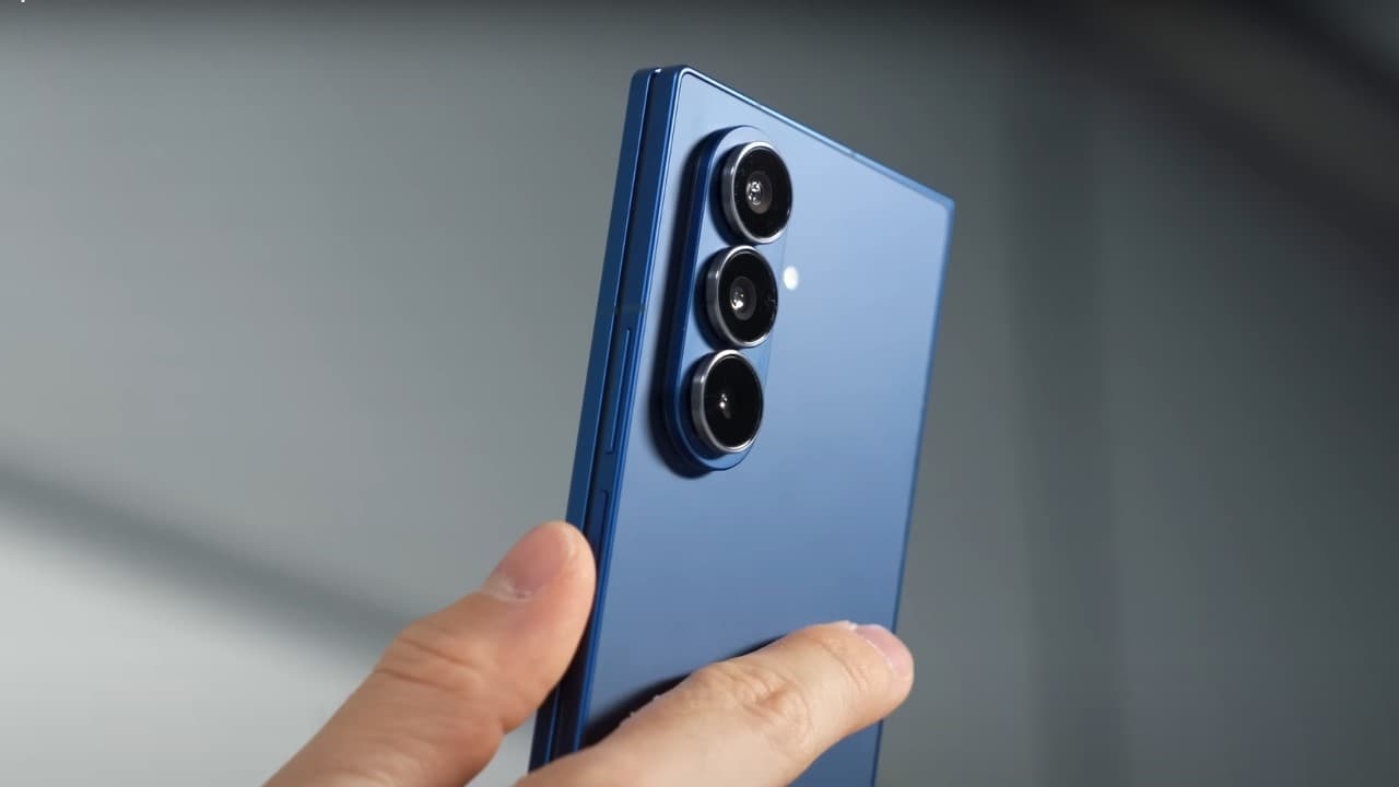 Samsung Galaxy Z Fold7 con 25% de descuento y Buds3 Pro, cargador y funda gratis