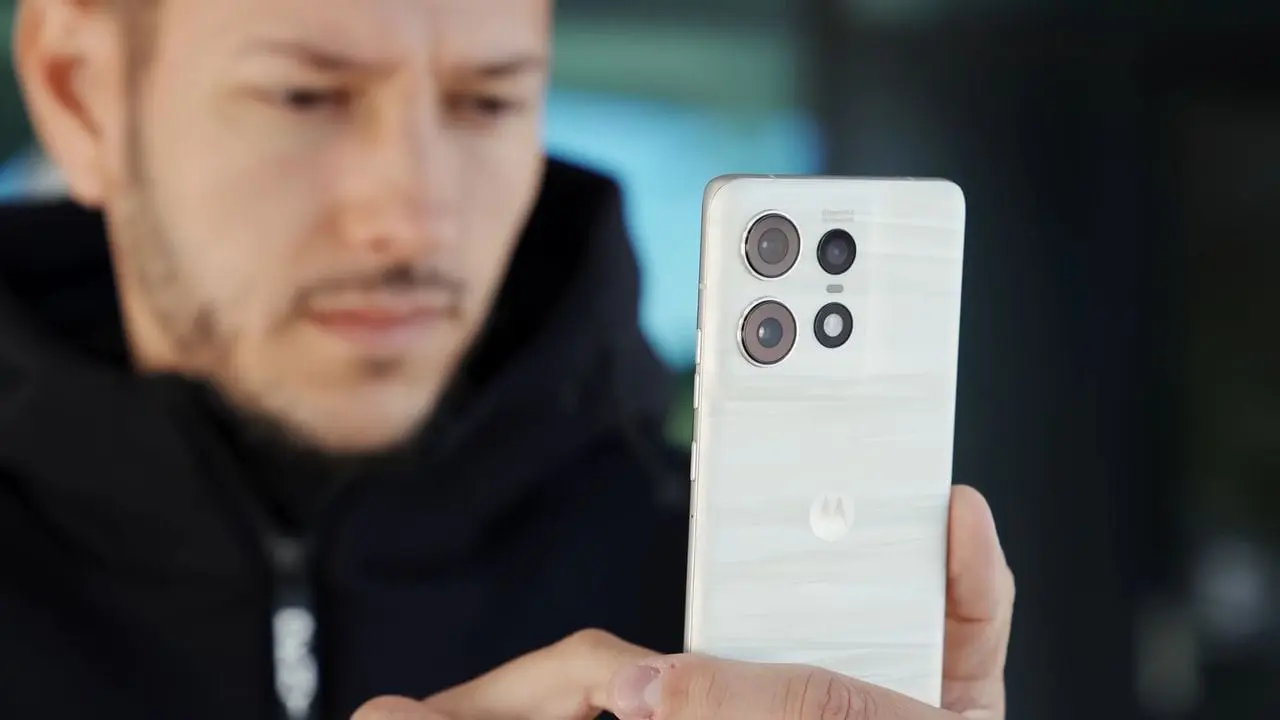 Motorola Edge 50 Pro a mitad de precio en El Corte Inglés